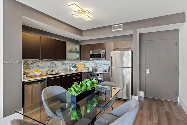 5 of 56 - 90 Sw 3rd Street #1506, Miami, FL