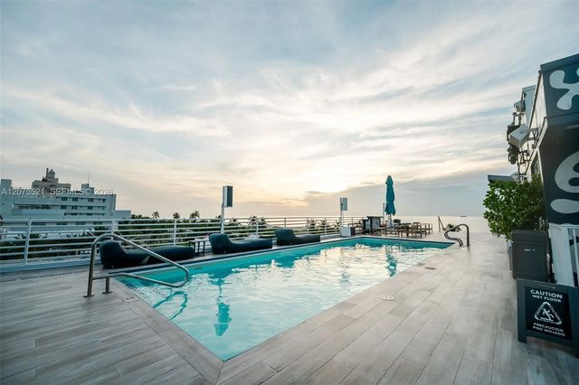 3 of 26 - 1060 Ocean Drive #d204, Miami Beach, FL