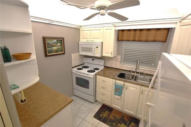 5 of 42 - 2971 Crosley Drive W #f, West Palm Beach, FL