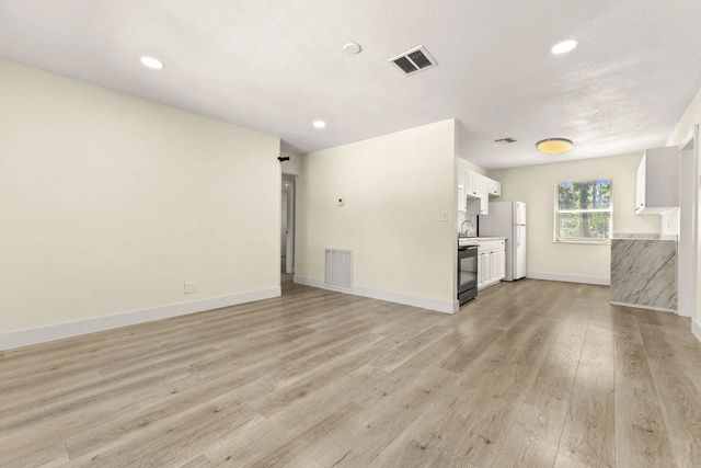 2 of 26 - 205 N 21st Street, Fort Pierce, FL