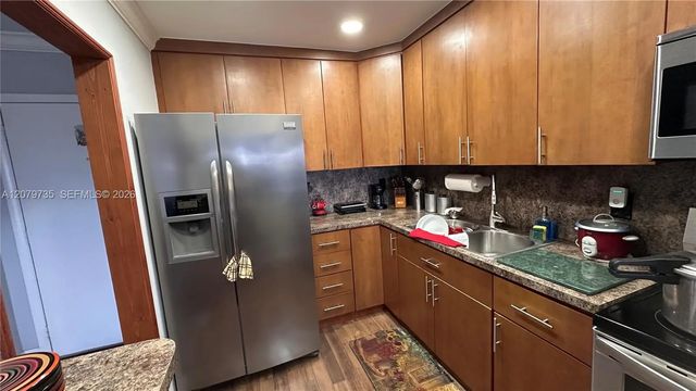 1075 W 68th Street #403, Hialeah