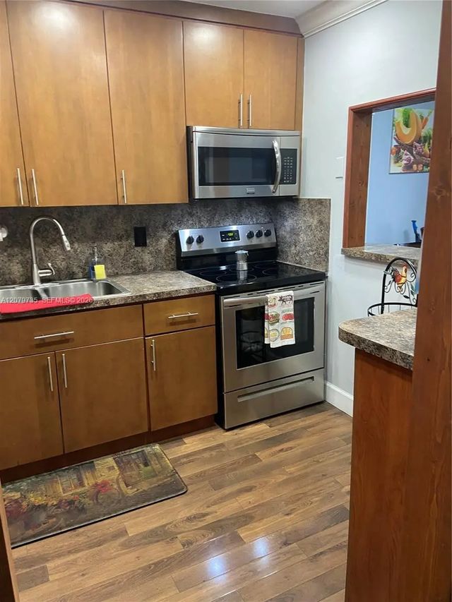 2 of 8 - 1075 W 68th Street #403, Hialeah, FL