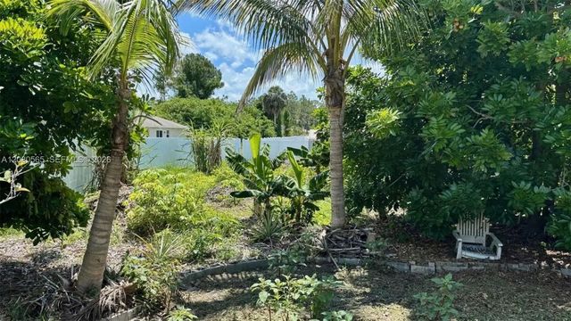 5 of 13 - 1122 Mckinley Avenue, Lehigh Acres, FL