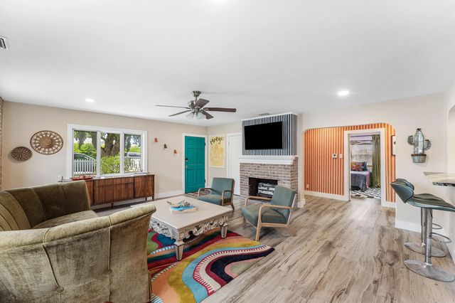 4 of 61 - 318 W Mango Street W, Lantana, FL