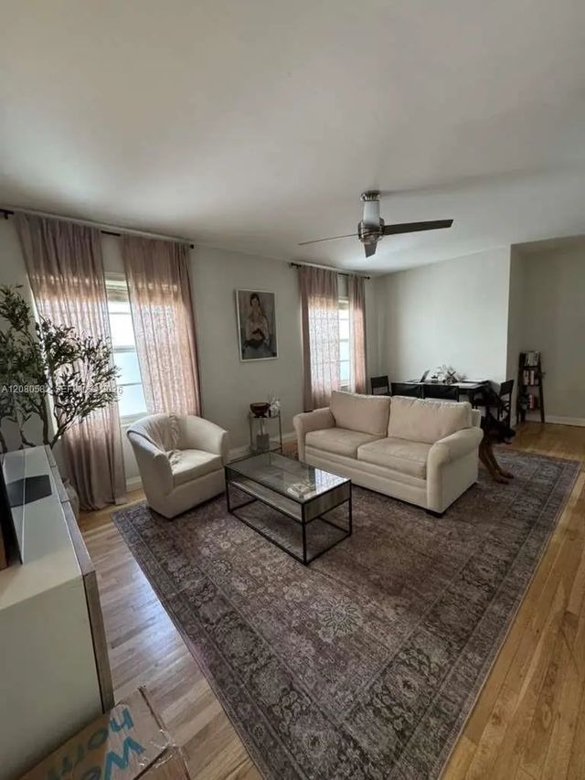4 of 7 - 1755 Washington Avenue #2d, Miami Beach, FL