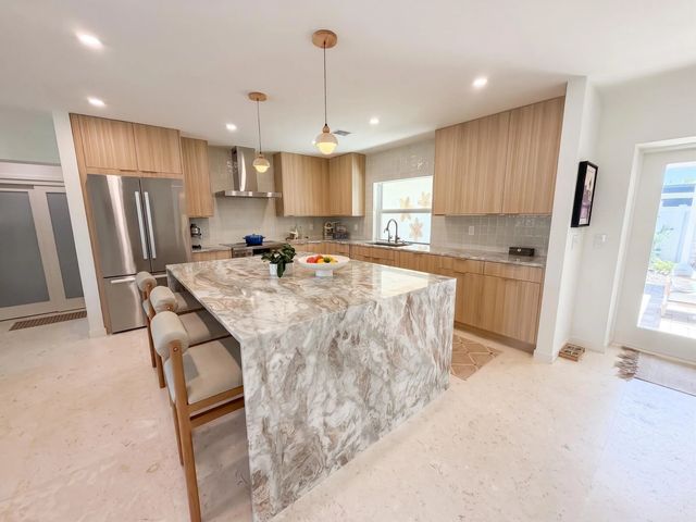 5 of 15 - 1584 Blue Water Terrace N, Lauderdale-By-The-Sea, FL