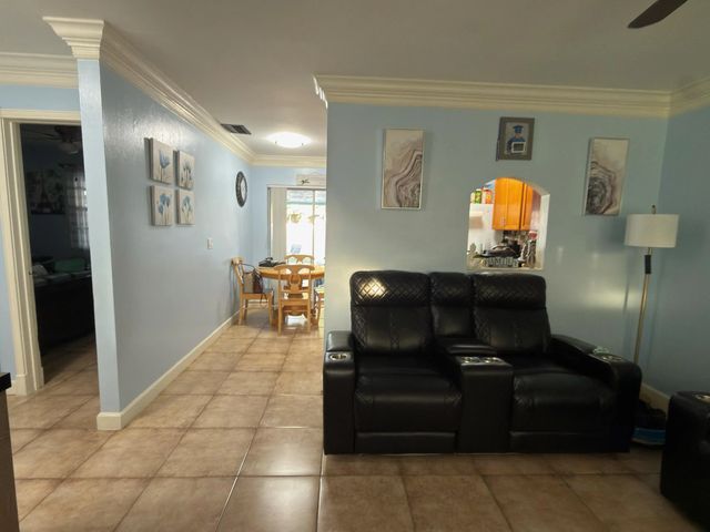 5 of 13 - 962 Sumter Road E, West Palm Beach, FL