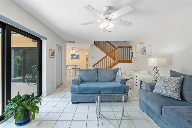 5 of 33 - 702 Nw 98th Circle, Plantation, FL