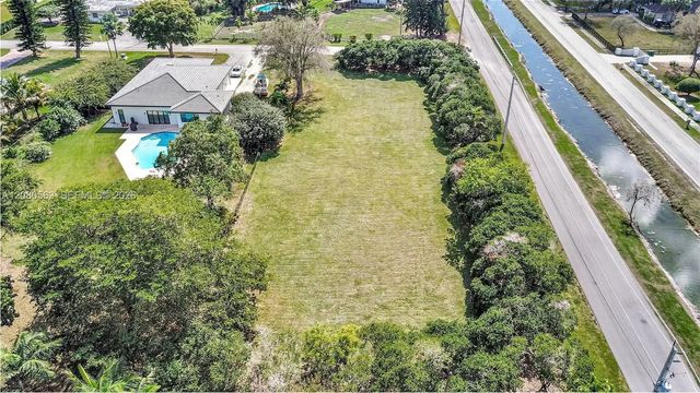 4 of 40 - 28 Sw Street, Davie, FL