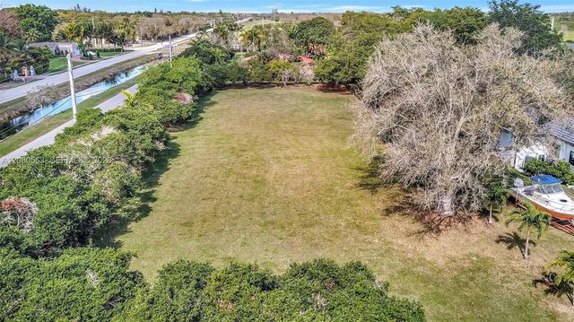 5 of 40 - 28 Sw Street, Davie, FL