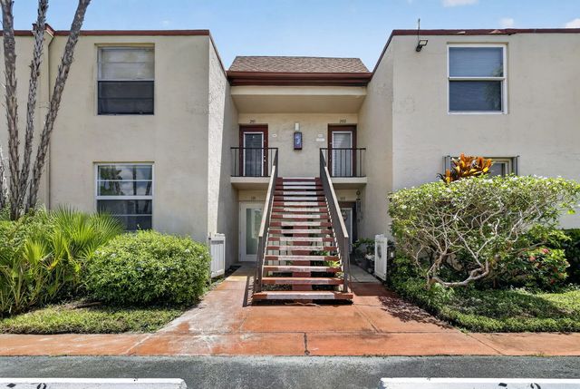 2 of 19 - 7 Willowbrook Lane #101, Delray Beach, FL