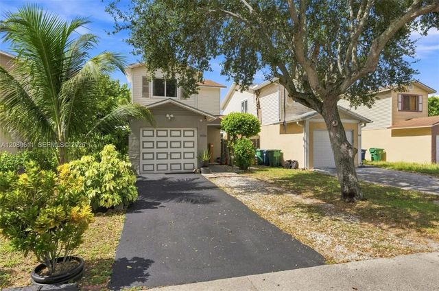 4 of 36 - 5506 Nw 22nd Street, Lauderhill, FL