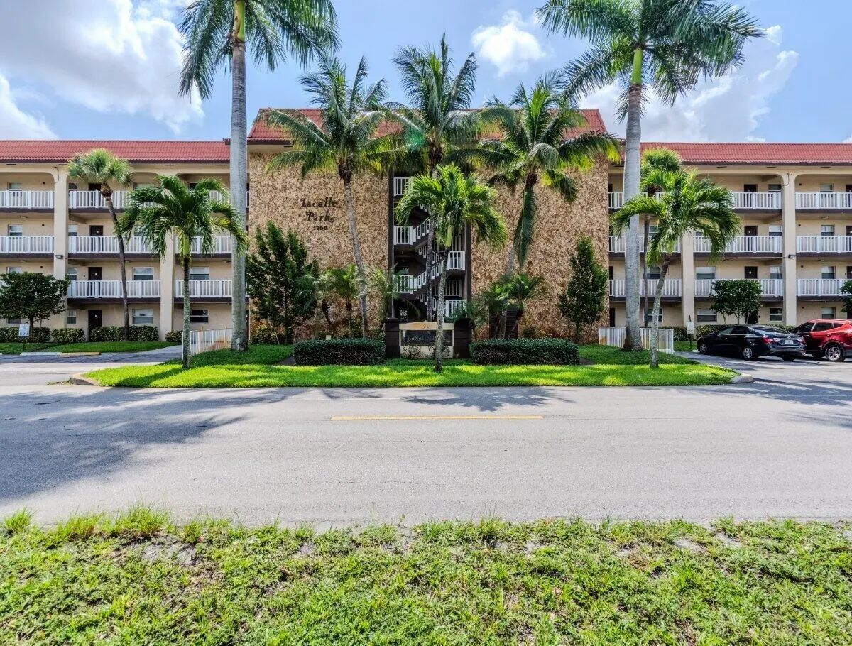 1700 Nw 58th Terrace #2b, Sunrise