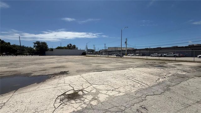 15151 W Dixie Highway, North Miami Beach