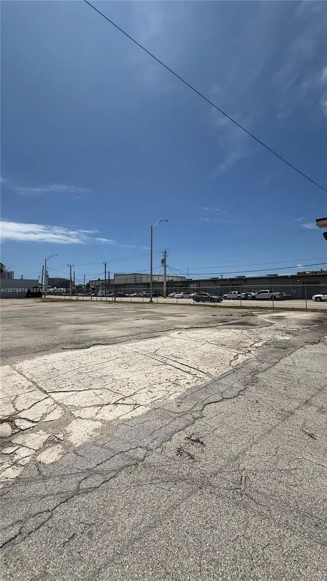 2 of 6 - 15151 W Dixie Highway, North Miami Beach, FL