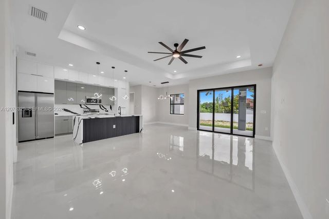 5 of 37 - 3616 6th Street Sw, Lehigh Acres, FL