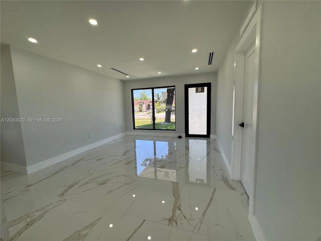 4 of 19 - 2251 Nw 193rd Terrace, Miami Gardens, FL