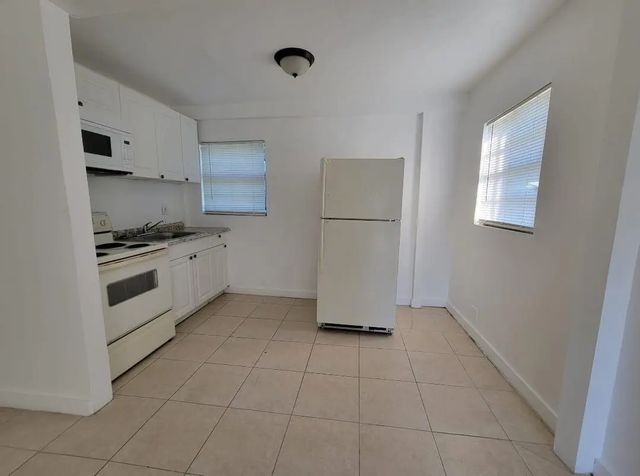 4 of 6 - 1853 Nw 5th Street, Miami, FL