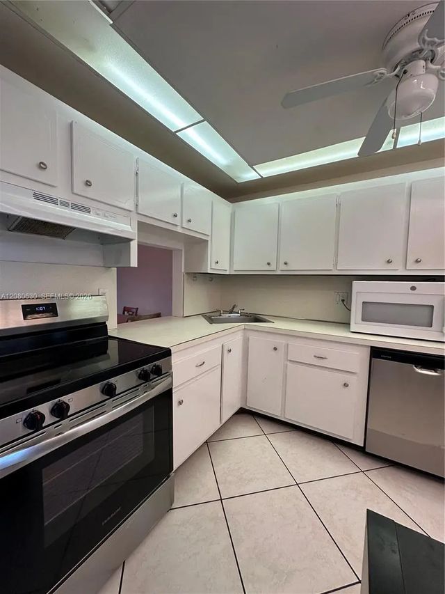 5 of 31 - 6090 Nw 64th Avenue #310, Tamarac, FL