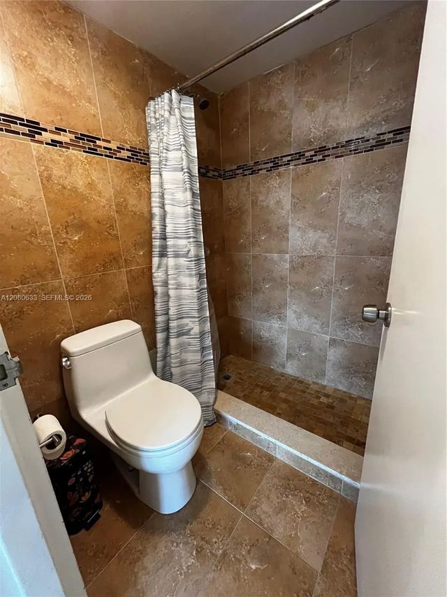 5 of 13 - 9225 Collins Avenue #1003, Surfside, FL