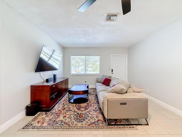 5 of 50 - 3801 Ne 4th Avenue, Pompano Beach, FL