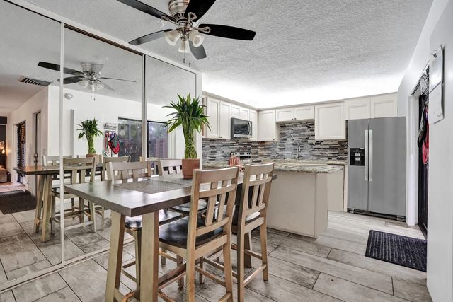 5 of 29 - 9993 Nw 7th Street, Plantation, FL