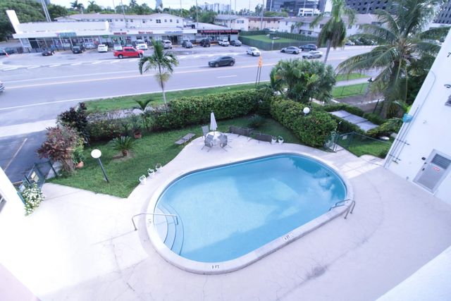 5 of 17 - 721 Atlantic Shores Boulevard #309, Hallandale Beach, FL