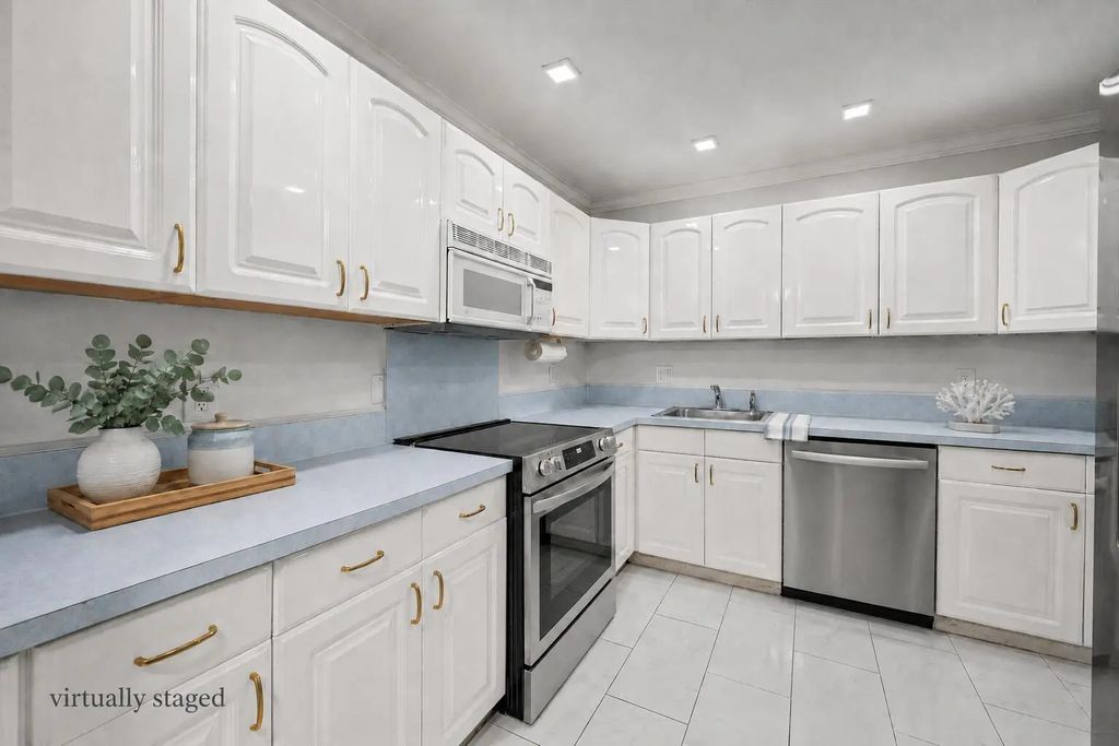 22615 Sw 66th Avenue #208, Boca Raton