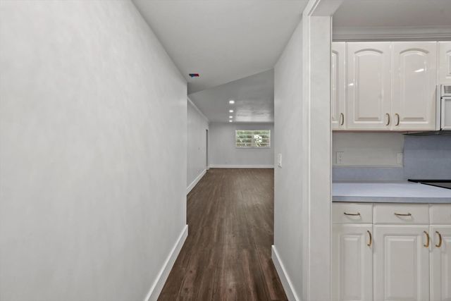 4 of 28 - 22615 Sw 66th Avenue #208, Boca Raton, FL