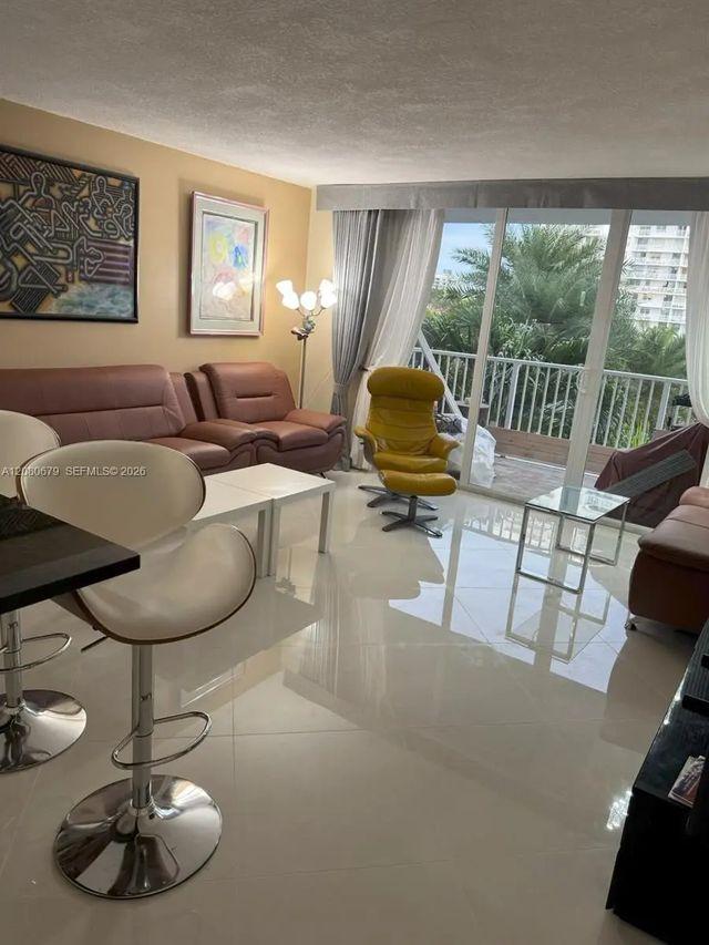 3 of 14 - 2801 Ne 183rd Street #310w, Aventura, FL