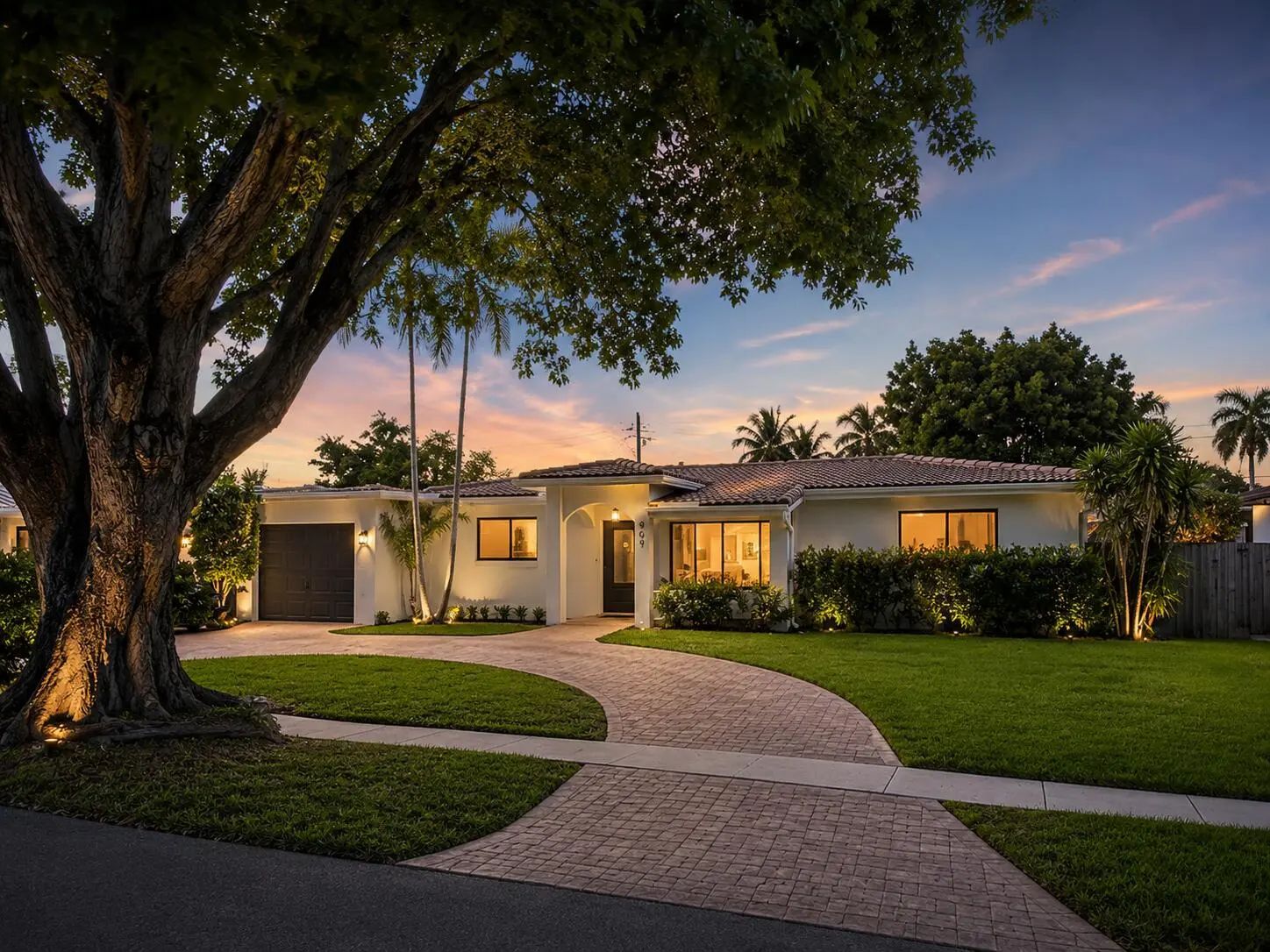 909 Se 14th Drive, Deerfield Beach