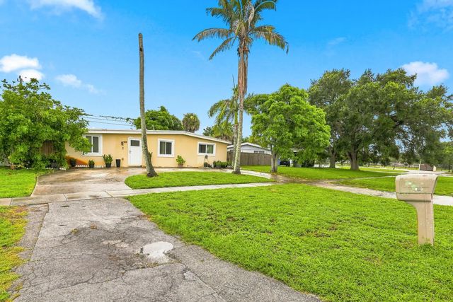2 of 52 - 730 Gardenia Drive, Royal Palm Beach, FL