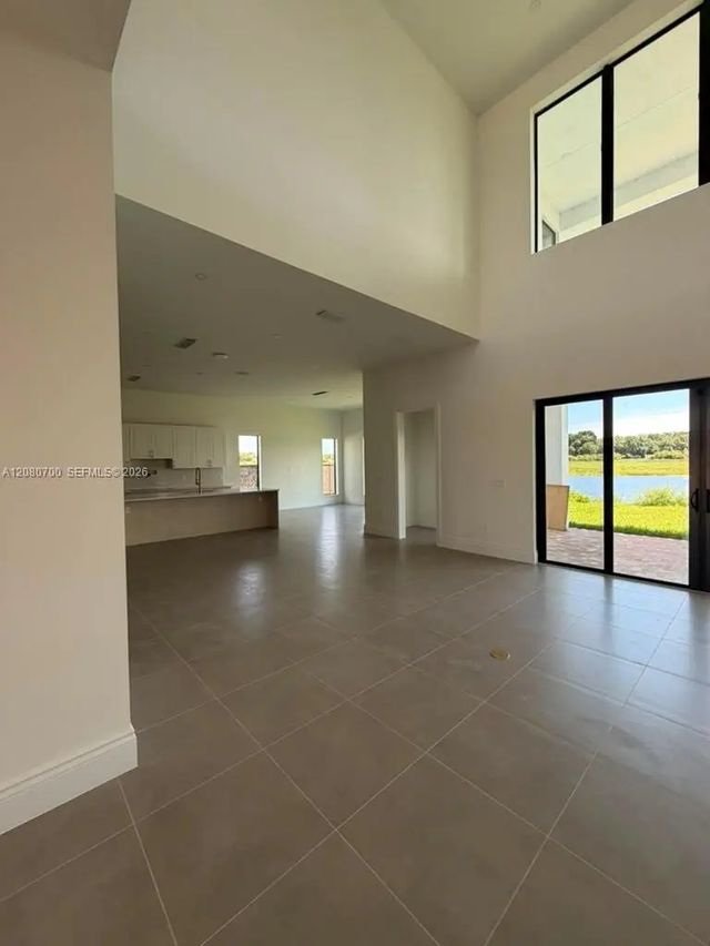 2 of 27 - 8540 Nw 160th Terrace, Miami Lakes, FL