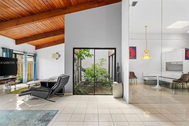 4 of 24 - 2679 S Parkview Drive, Hallandale Beach, FL