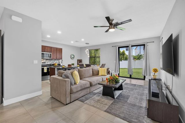 5 of 49 - 4004 Screw Pine Cove, Riviera Beach, FL