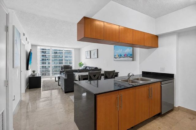 3 of 40 - 1750 N Bayshore Drive #4109, Miami, FL