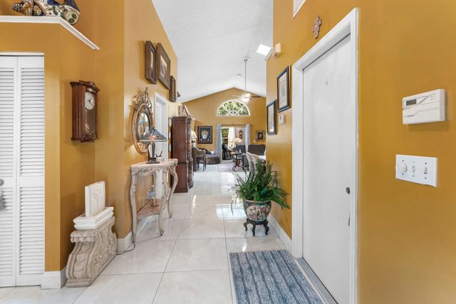 5 of 49 - 5115 Foxhall Drive S, West Palm Beach, FL