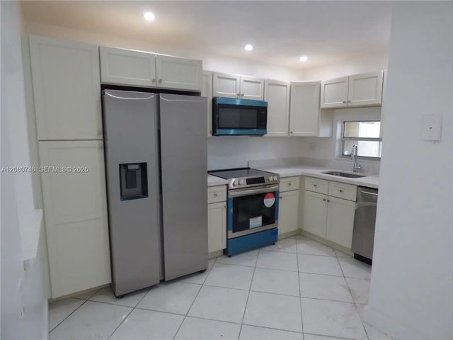 361 S Hollybrook Drive #302, Pembroke Pines