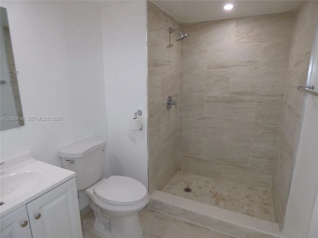 4 of 9 - 361 S Hollybrook Drive #302, Pembroke Pines, FL