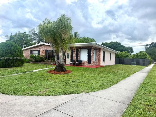 3 of 24 - 3851 Sw 59th Terrace, Davie, FL