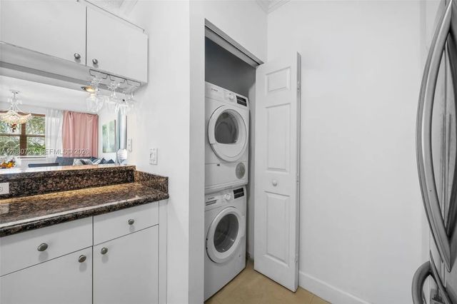 5 of 40 - 17150 N Bay Road #2516, Sunny Isles Beach, FL