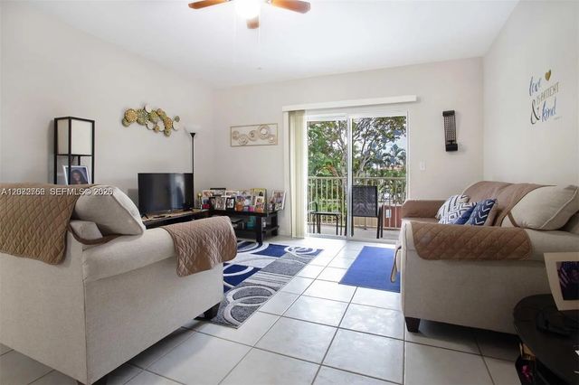 911 Hillcrest Court #7, Hollywood