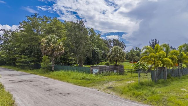 3 of 24 - 6424 Park Lane W, Lake Worth Beach, FL