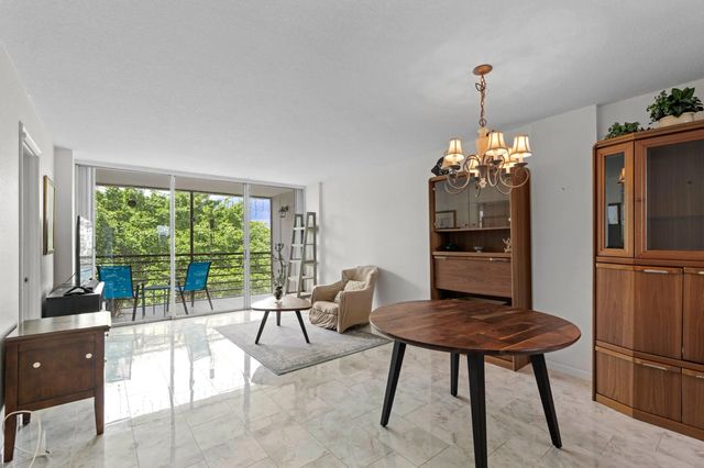 5 of 30 - 113 Royal Park Drive #4a, Oakland Park, FL