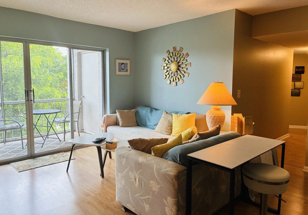 505 Spencer Drive #312, West Palm Beach