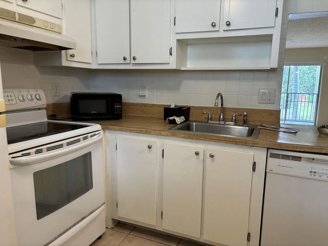 2 of 21 - 7501 Nw 16th Street #3207, Plantation, FL