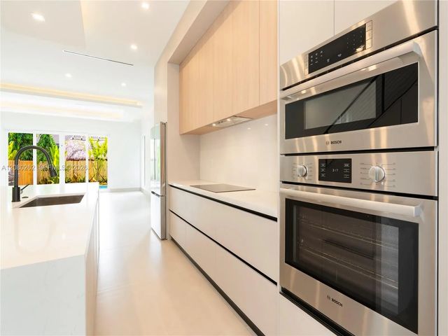 3 of 26 - 721 Sw 7th Avenue, Fort Lauderdale, FL