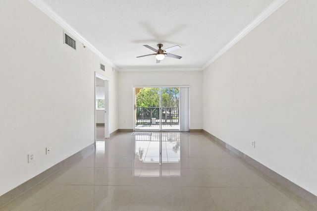 5 of 25 - 6020 W Sample Road #204, Coral Springs, FL