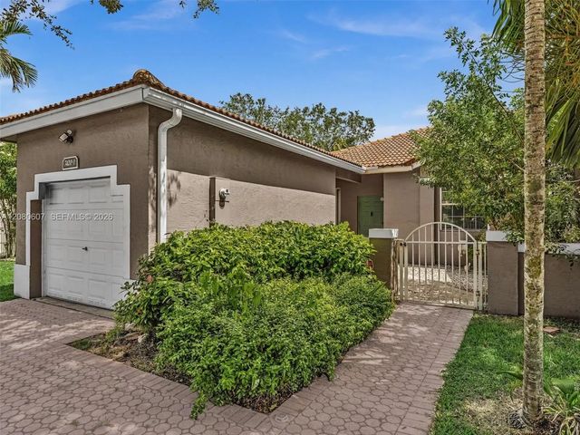 3 of 34 - 7420 S Aragon Boulevard #1, Sunrise, FL