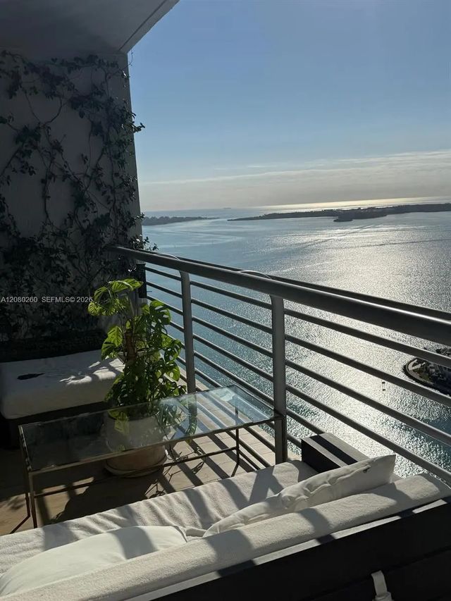 3 of 21 - 335 S Biscayne Boulevard #3901, Miami, FL